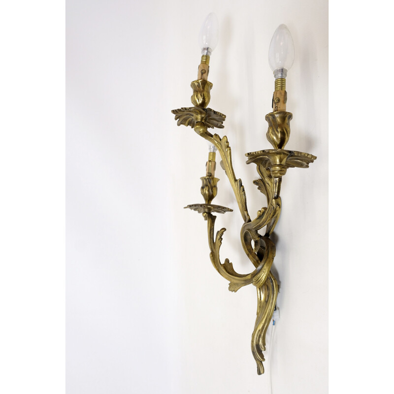 Vintage wall lamp in plant form