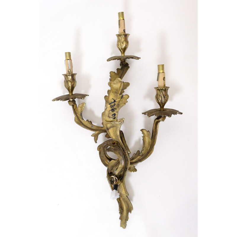 Vintage wall lamp in plant form