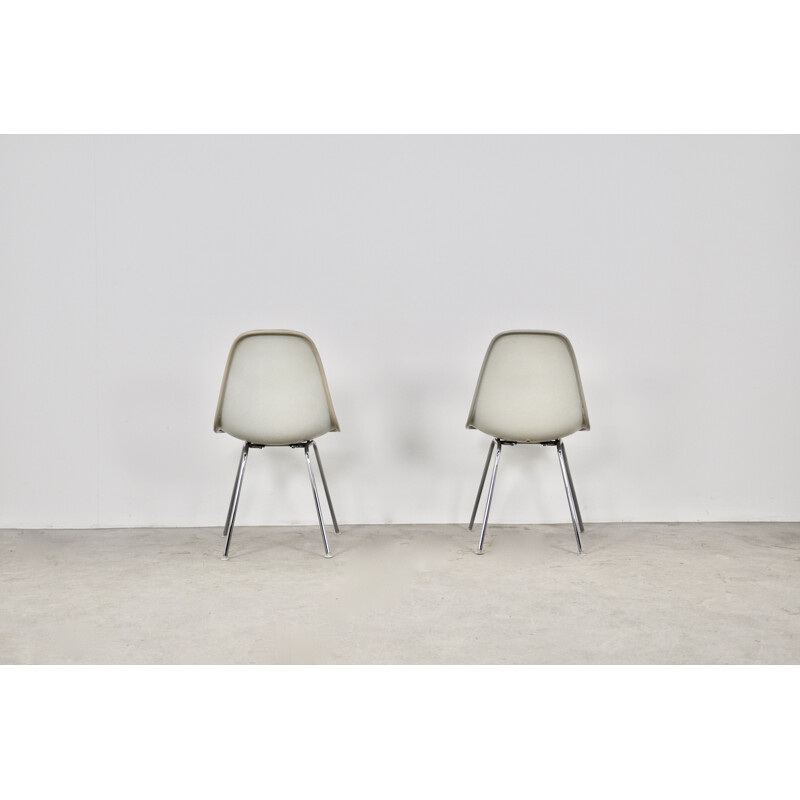 Coppia di sedie vintage cromate di Charles e Ray Eames per Herman Miller, 1960