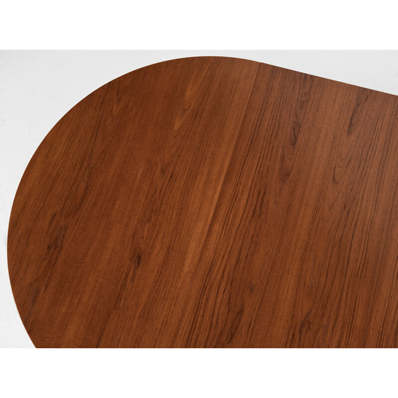 Mid century round dining table in teak by Severin Hansen for Haslev, Denmark 1960s