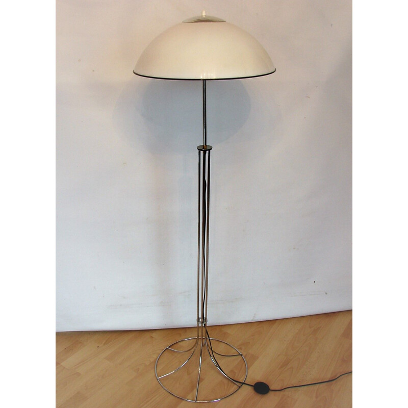 Vintage modern chrome-plated steel and acrylic floor lamp, 1970s