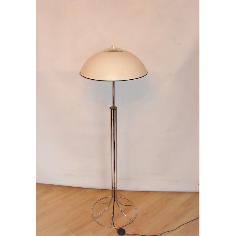 Vintage modern chrome-plated steel and acrylic floor lamp, 1970s