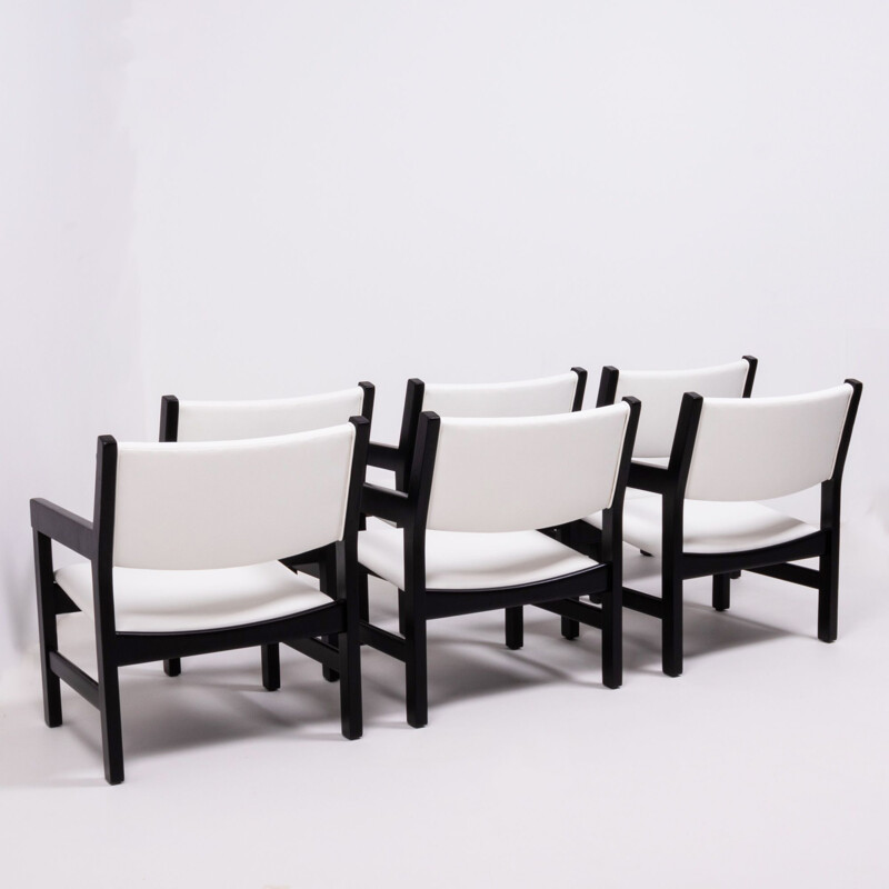 Set of 6 mid century dining chairs in white by Hans Wegner for GETAMA