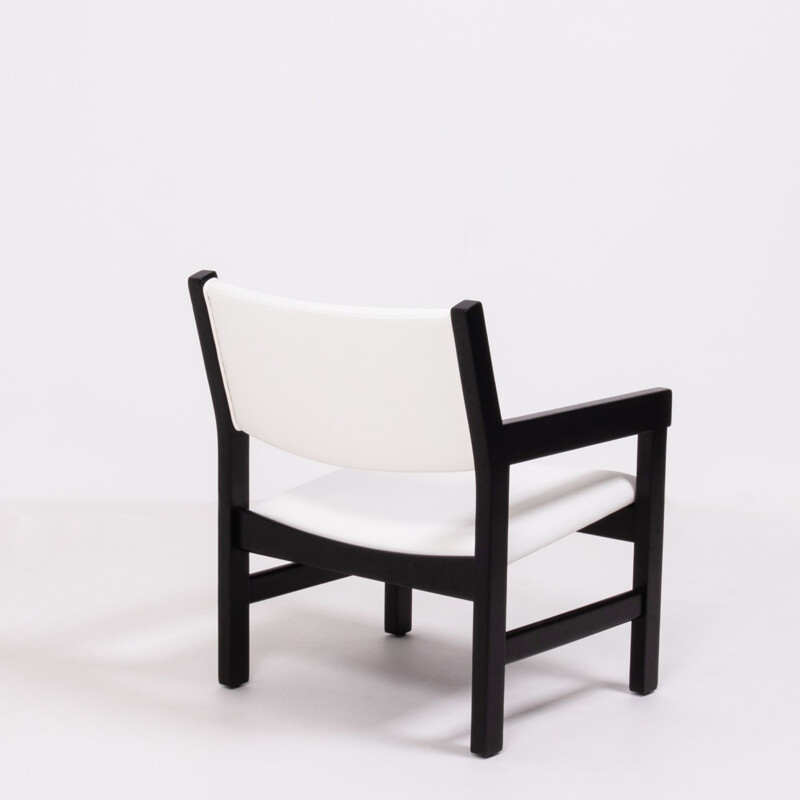 Ensemble de 6 chaises vintage en blanc par Hans Wegner pour GETAMA