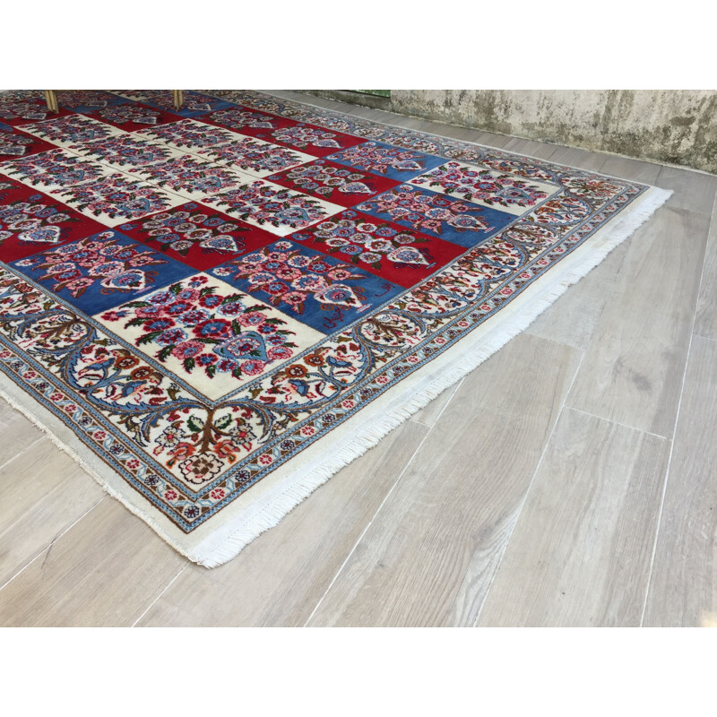Vintage Mood rug in wool velvet on cotton foundation, Iran