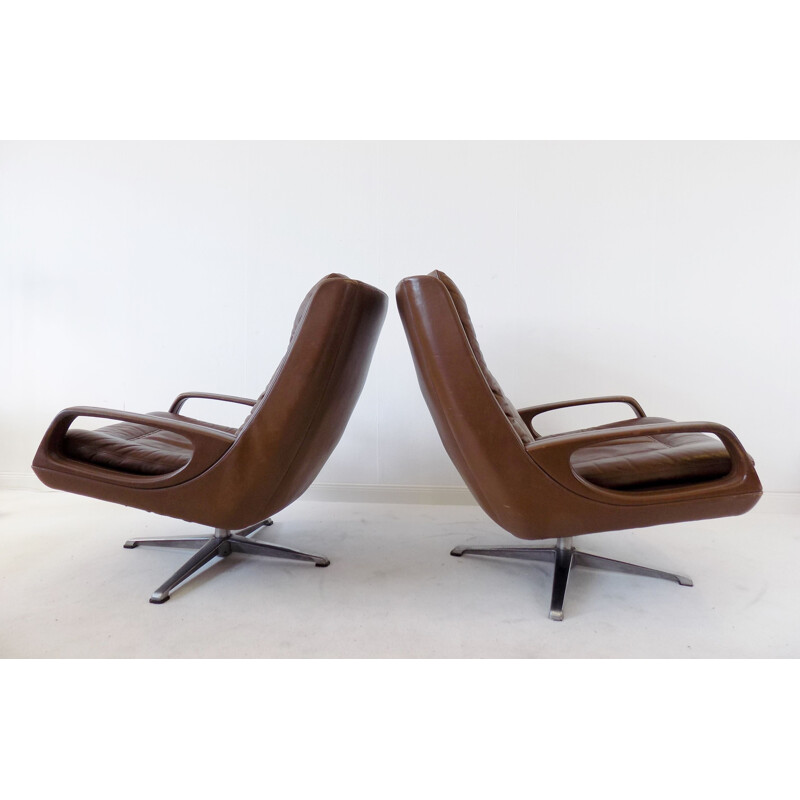Paire de fauteuils lounge en cuir brun par Carl Straub, 1960