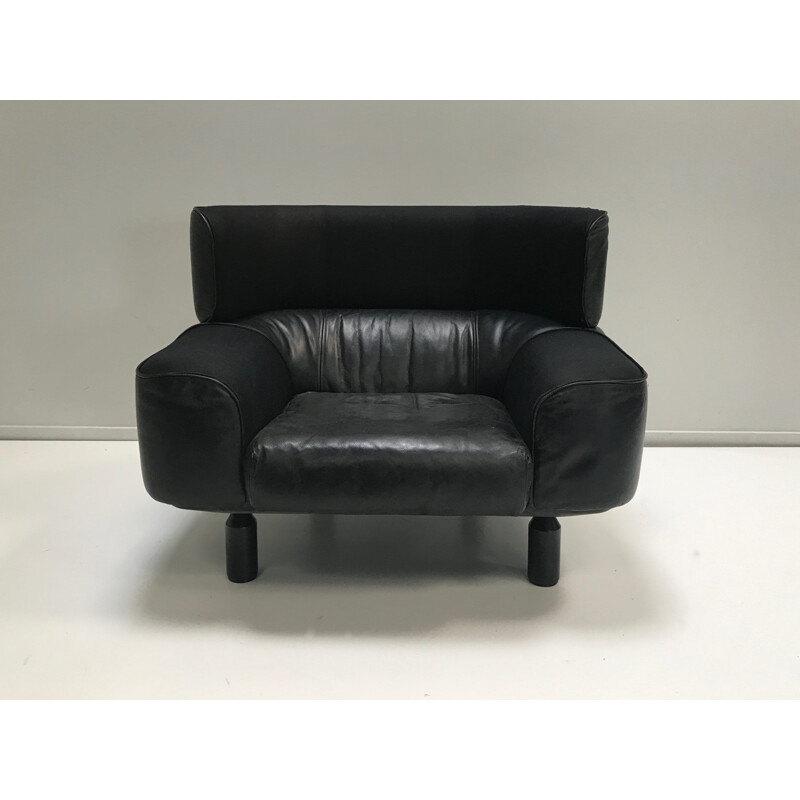 Vintage bull leather armchair by Gianfranco Frattini for Cassina, 1987s