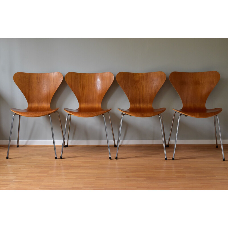 Set of 4 teak 3107 vintage dining chairs by Arne Jacobsen for Fritz Hansen, Denmark