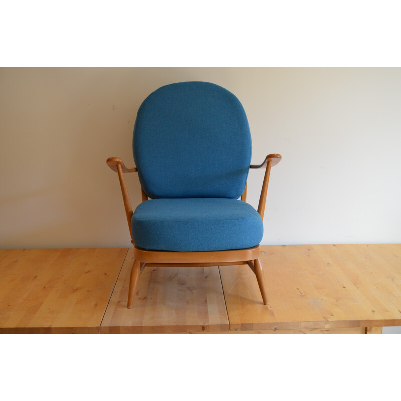 Ercol blond 203 armchair with blue wool cushions, Lucian ERCOLANI - 1960s