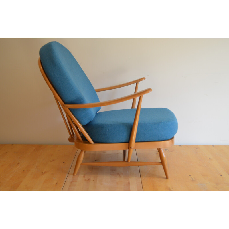 Ercol blond 203 armchair with blue wool cushions, Lucian ERCOLANI - 1960s