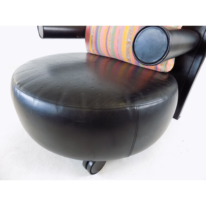 Mid-century Baisity leather armchair by Antonio Citterio for B&B Italia