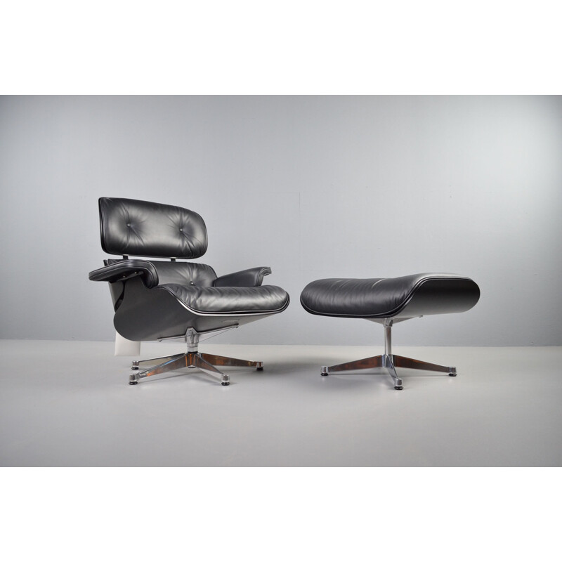 Fauteuil vintage avec ottoman par Vitra pour Charles & Ray Eames, 1956