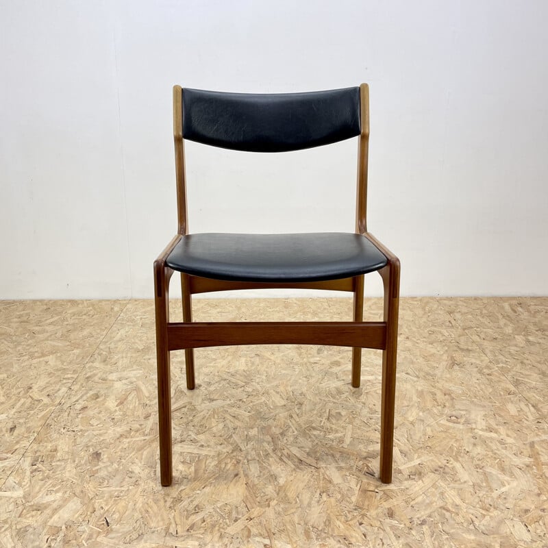 Set of 4 mid century teak chairs by Erik Buck for O.D Mobler, Denmark 1960s