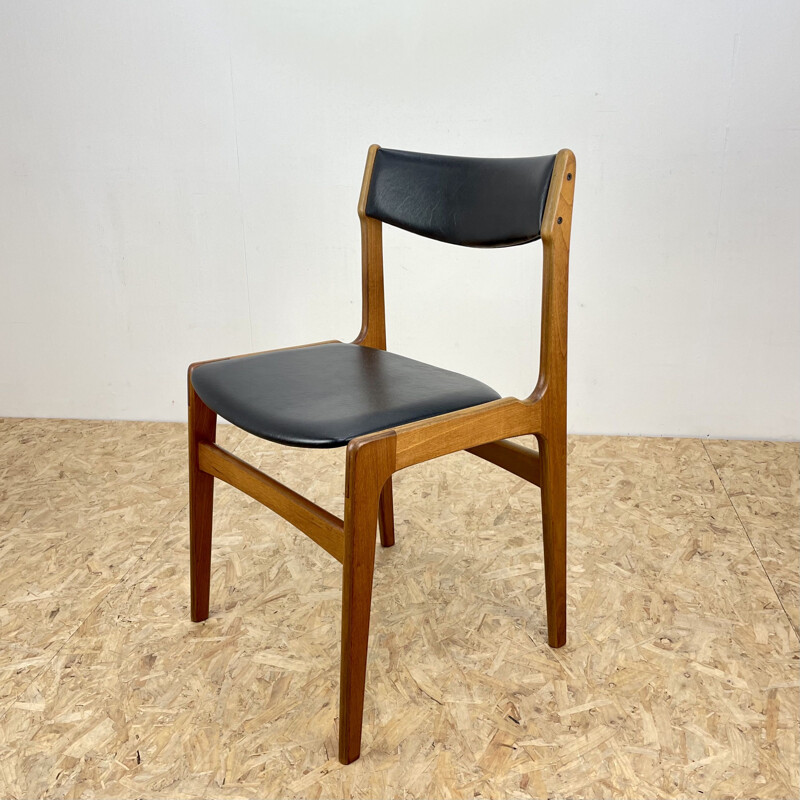 Set of 4 mid century teak chairs by Erik Buck for O.D Mobler, Denmark 1960s