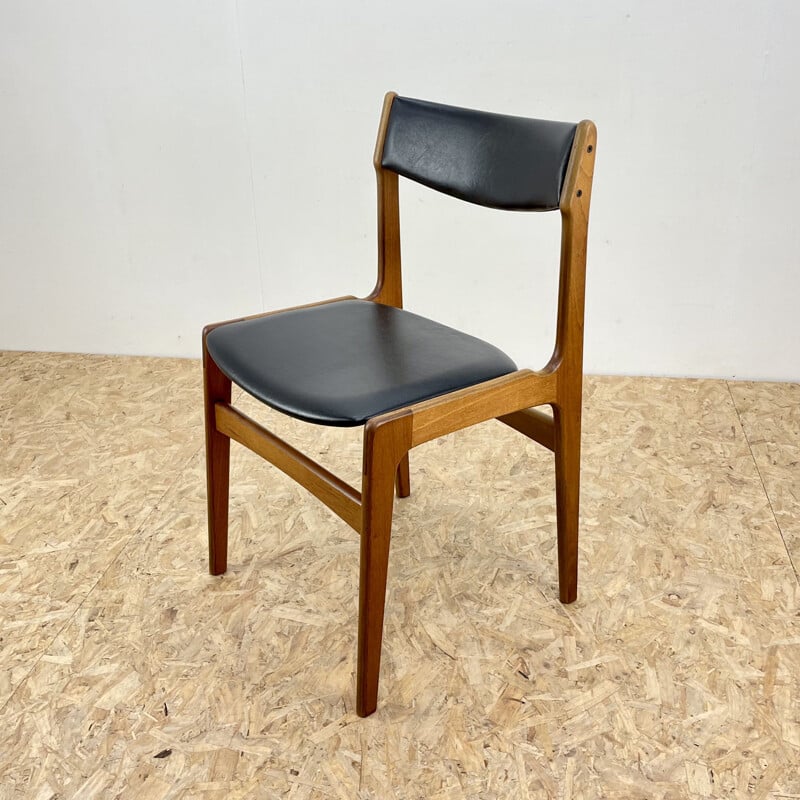 Set of 4 mid century teak chairs by Erik Buck for O.D Mobler, Denmark 1960s