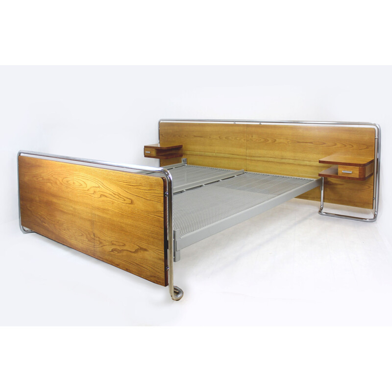 Vintage Bauhaus bed in verchroomde stalen buis met nachtkastjes van Rudolf Vichr, Tsjechoslowakije 1940