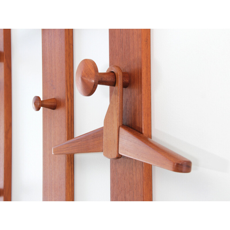 Scandinavian vintgage teak coat rack model 140 with 3 hangers by Aksel Kjersgaard