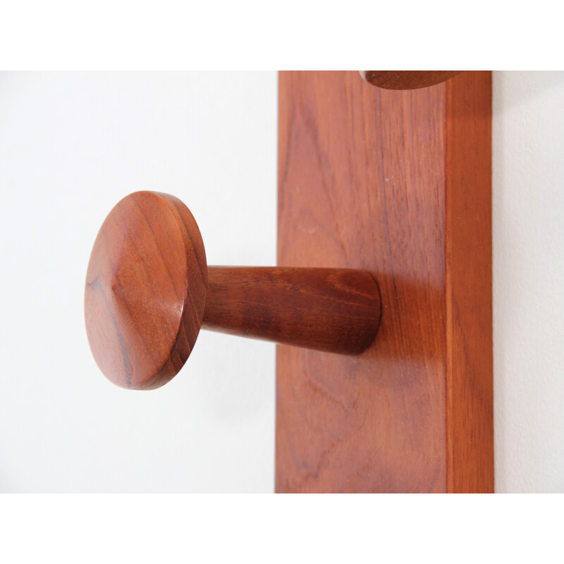 Scandinavian vintgage teak coat rack model 140 with 3 hangers by Aksel Kjersgaard