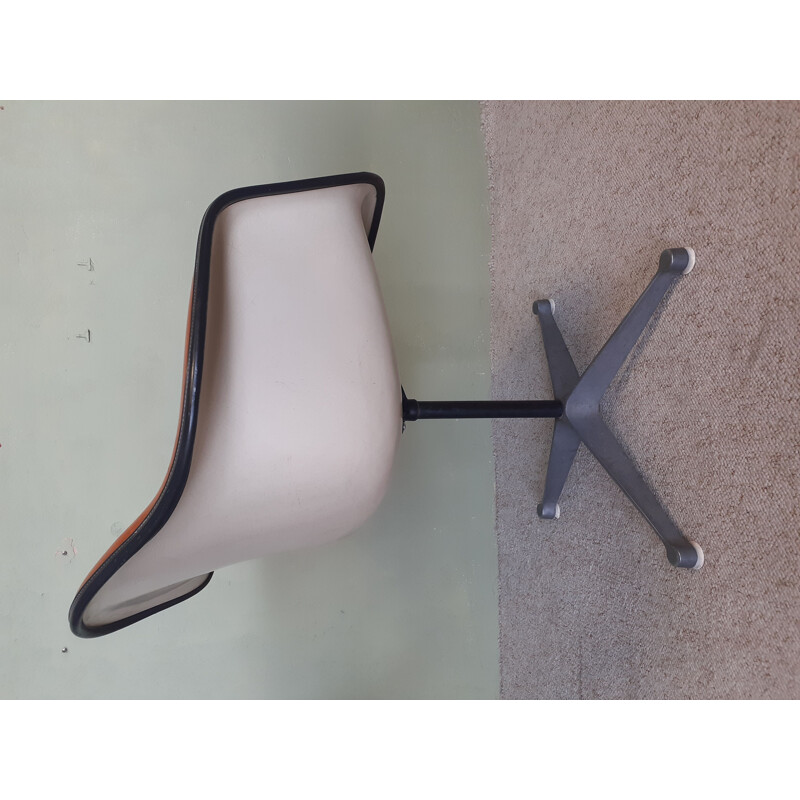 Paire de fauteuils vintage PAC en fibre de verre par Eames pour Herman Miller, 1960