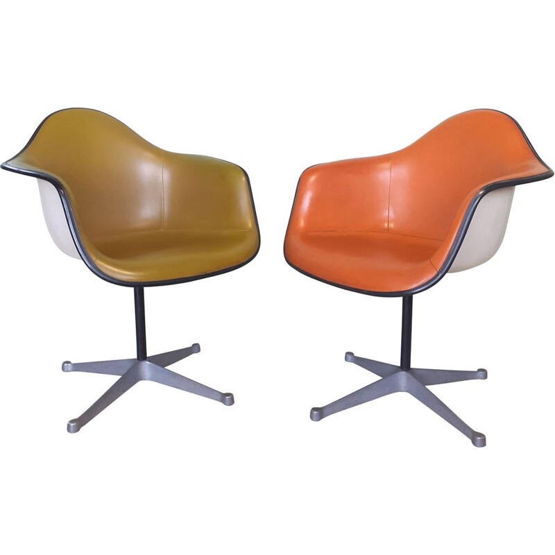 Pair of vintage PAC fiberglass armchairs by Eames for Herman Miller, 1960