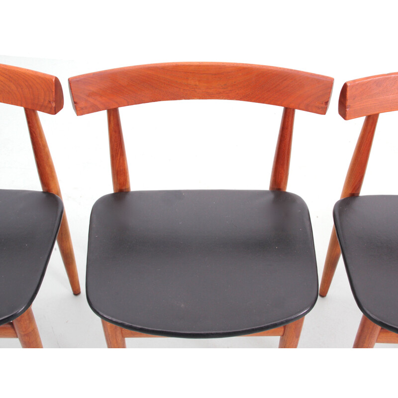 Set of 4 vintage teak chairs and extension table by Hans Olsen for Frem Rojle, 1964s