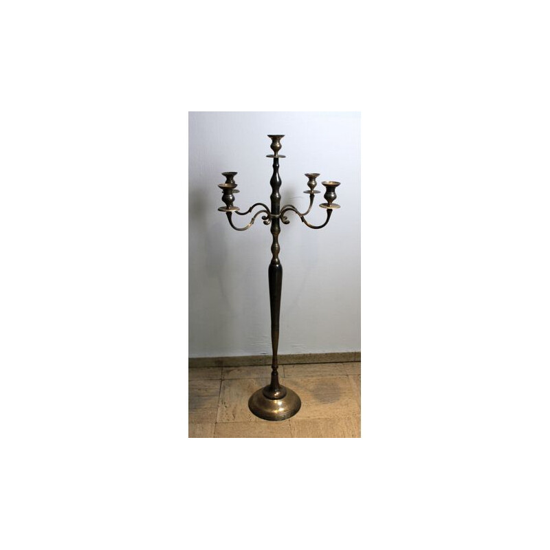 Vintage candelabro sobre suporte de bronze prateado