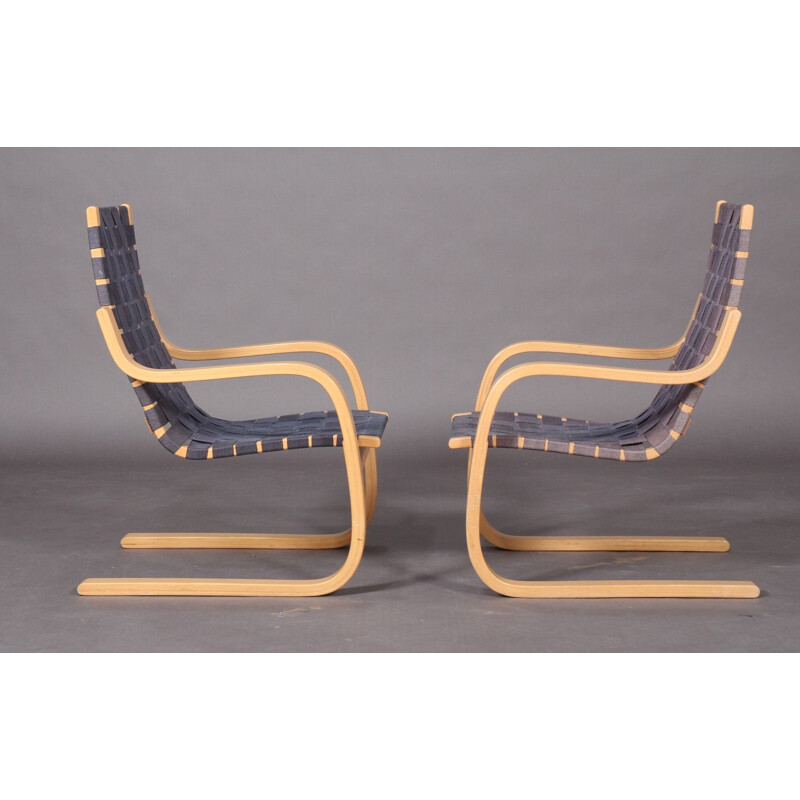 Paar vintage Alvar Aalto fauteuils model 406 van Artek