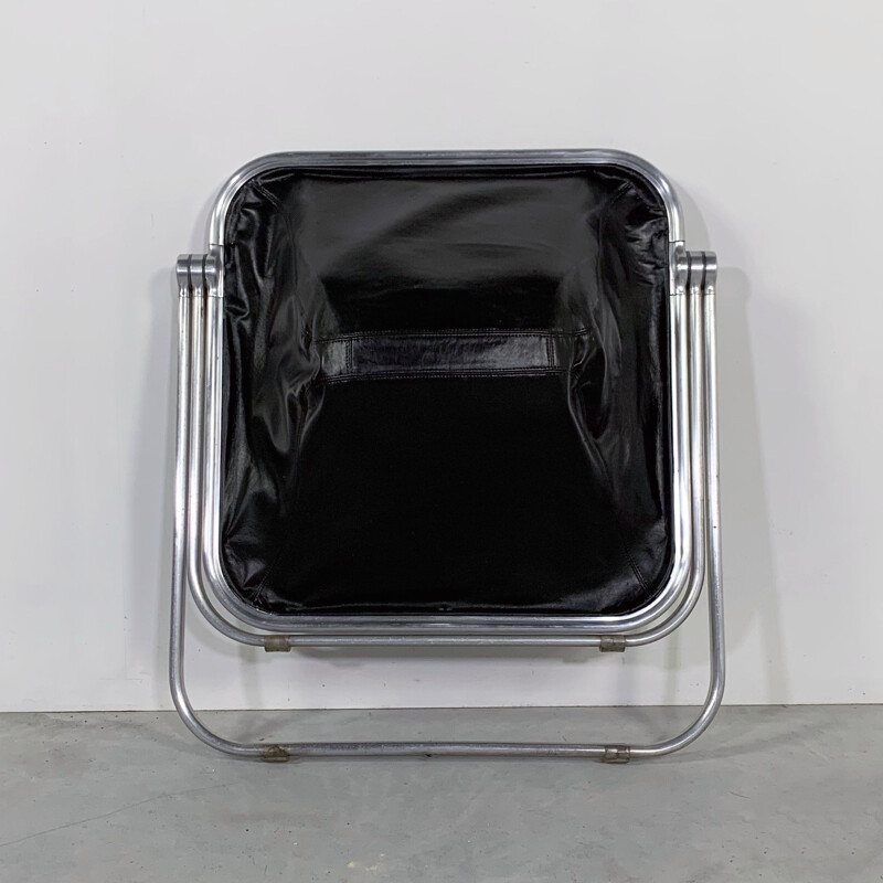 Black leather Plona vintage armchair by Giancarlo Piretti for Castelli, 1970s