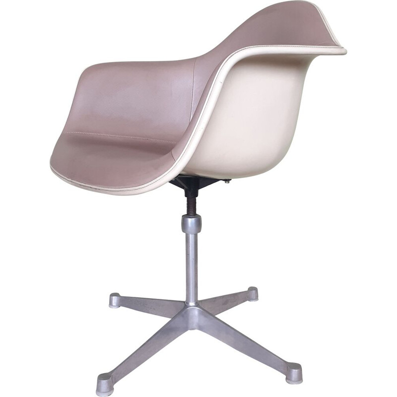 Vintage swivel chair by Charles and Ray Eames for Herman Miller, 1960s