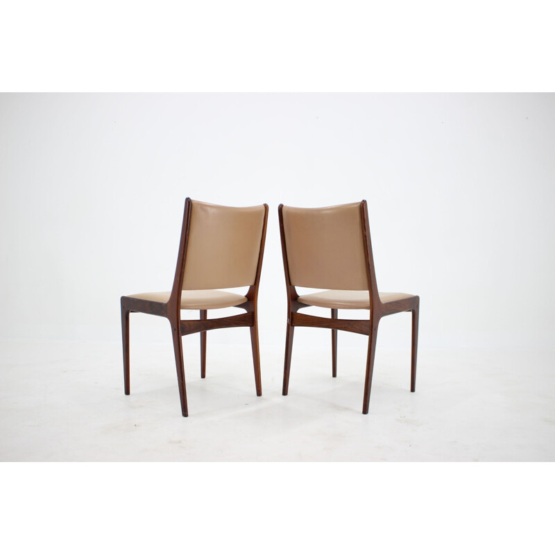 Ensemble de 4 chaises vintage en teck et simili-cuir de Johannes Andersen, 1960