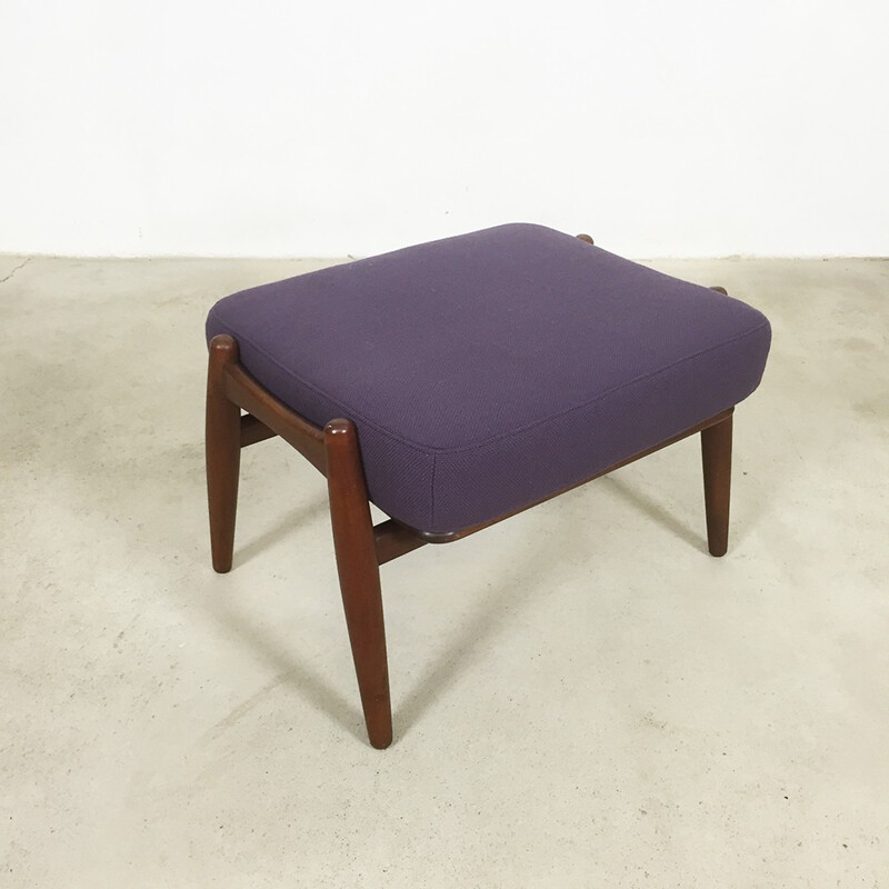 "Cigar" stool in teak and purple fabric, Hans WEGNER - 1960s