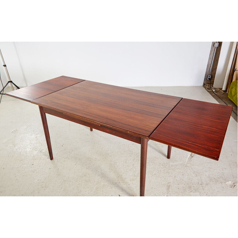 Mid century extendable rosewood dining table