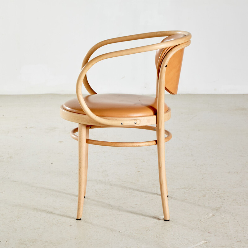 Vintage 210 P beech chair by Thonet