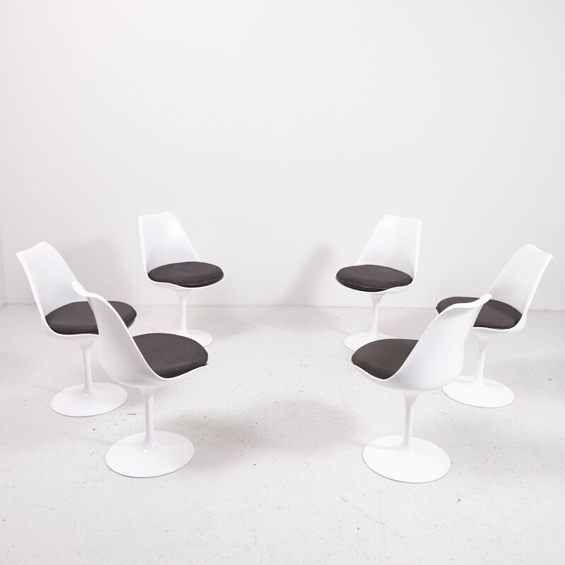 Vintage tulip dining set by Eero Saarinen