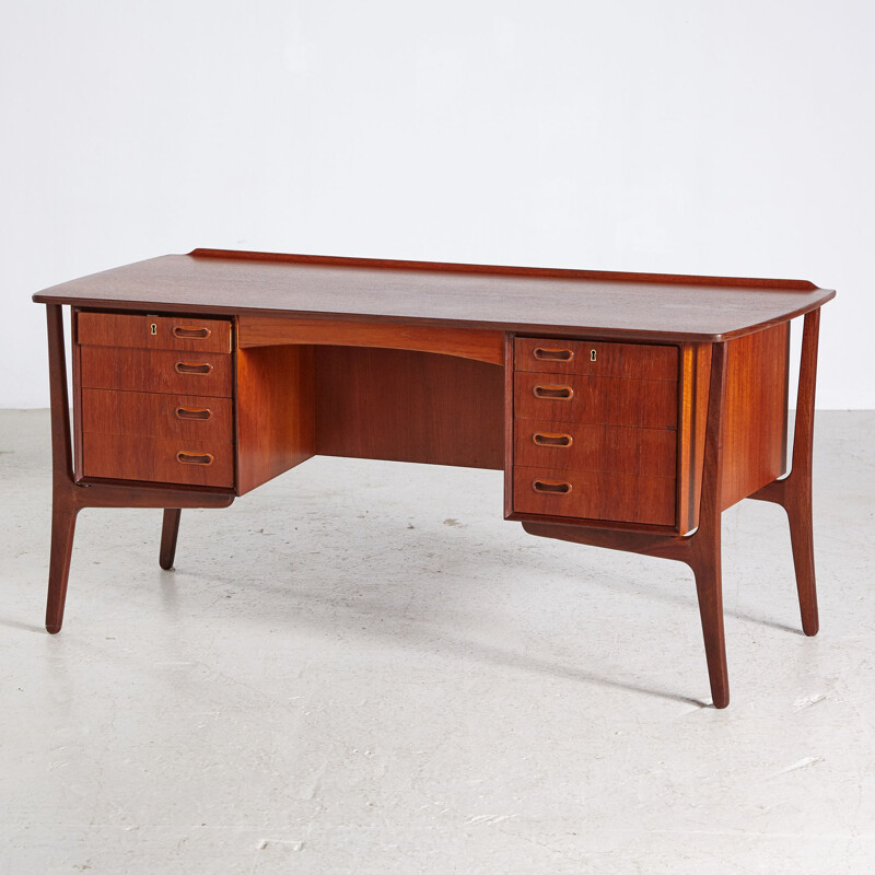 Scrivania danese vintage in teak di Svend Aage Madsen