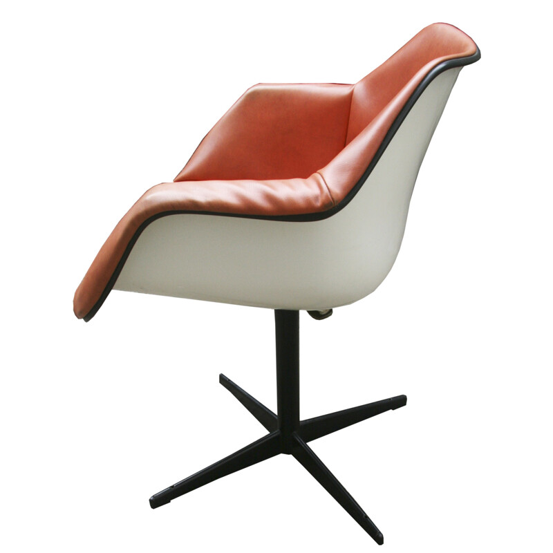 English Hille armchair in orange leatherette and metal, Robin DAY - 1960s