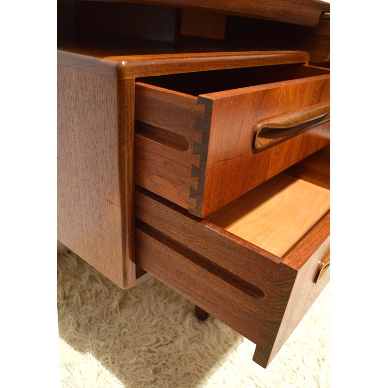 Desk "Fresco" in teak, Victor WILKINS - 1960s