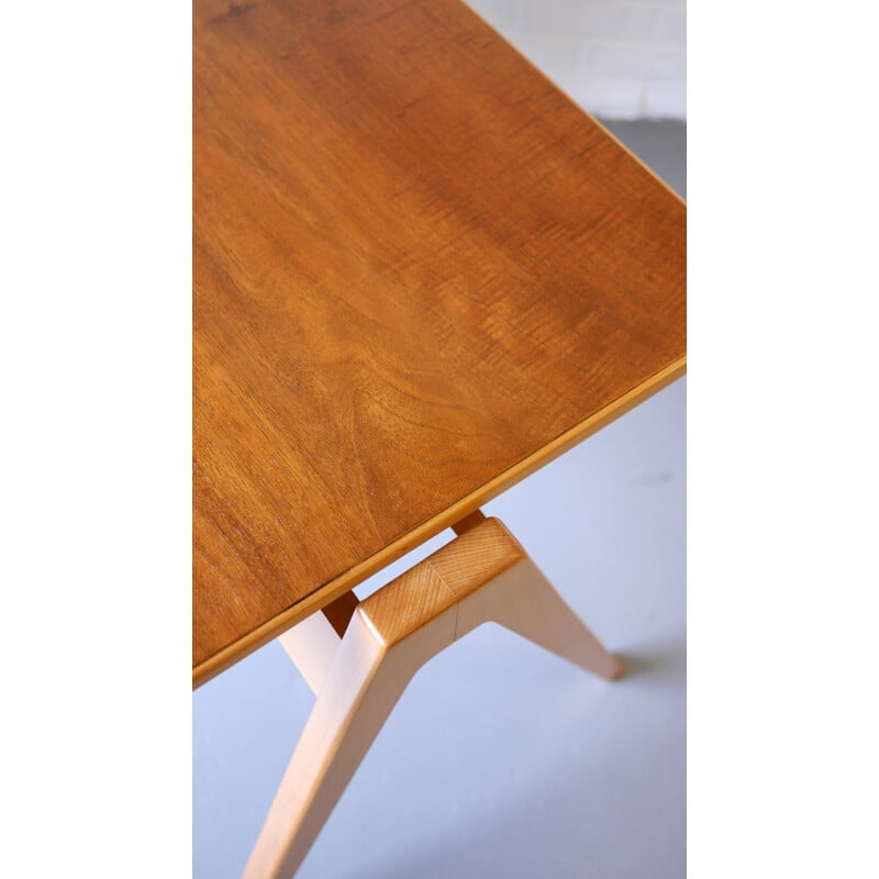 Hillestak desk and chair in beech, Robin DAY - 1950s