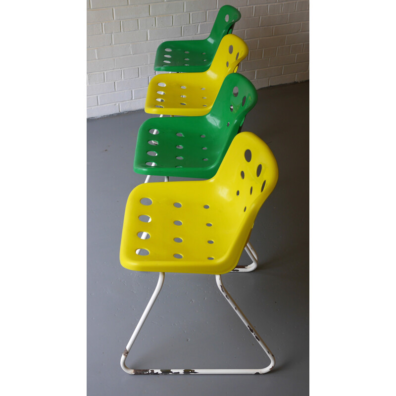 Set of 4 Hille "Polo" chairs in polypropylene, Robin DAY - 1975