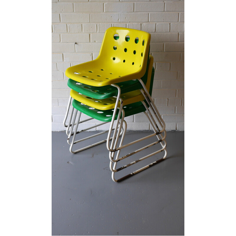 Suite de 4 chaises 'Polo" Hille en polypropylène, Robin DAY - 1975