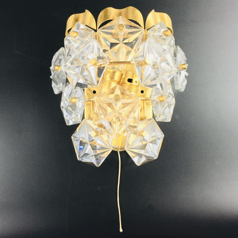 Lampada da parete vintage in cristallo sfaccettato e oro di Kinkeldey, Germania 1970