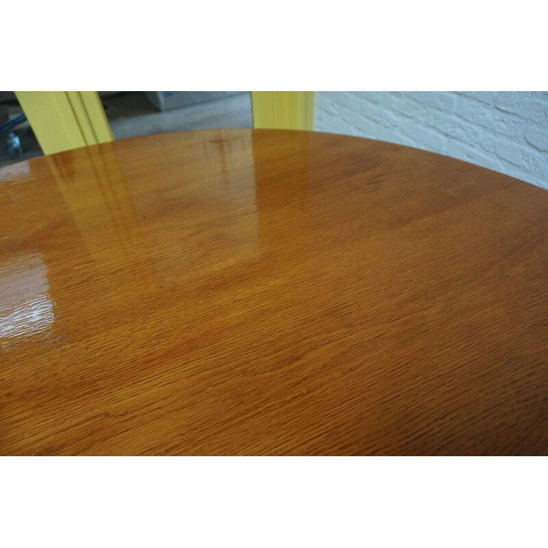 Round oak vintage dining table by Florence Knoll, USA 1960s