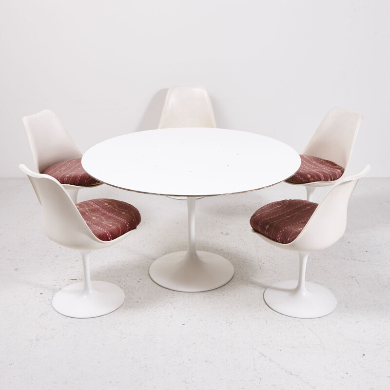 Vintage Tulip dining set by Eero Saarinen