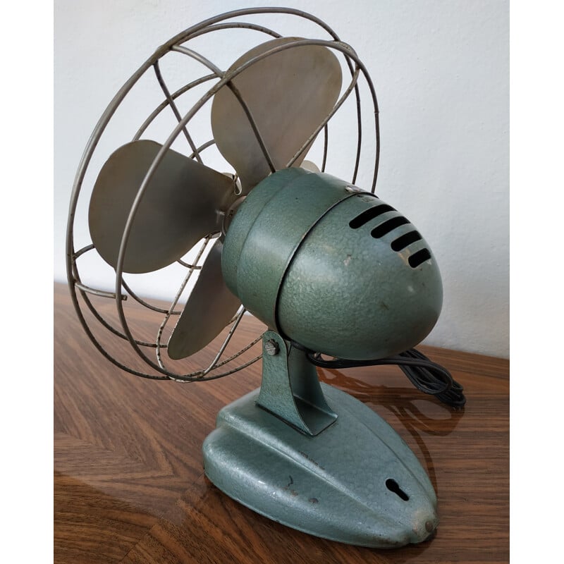 Pair of vintage fans by Toastmaster and Zero, 1950