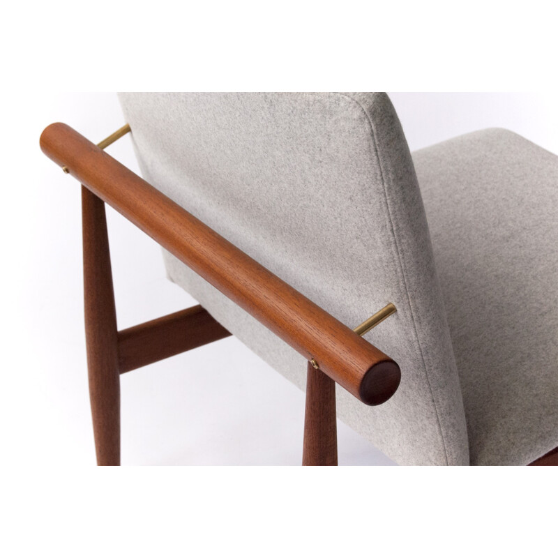 France & Son "FD-137" armchair and foot stool in Kvadrat wool. Finn JUHL - 1950s