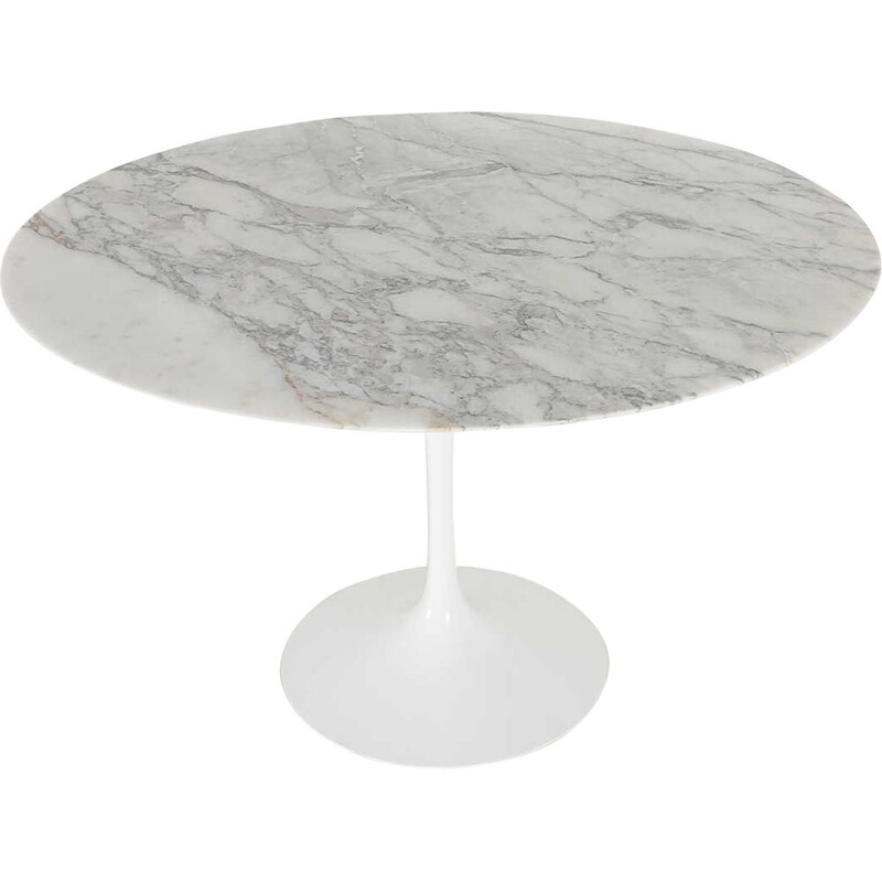 Mid century dining table in Carrara marble by Eero Saarinen for Knoll Interanional