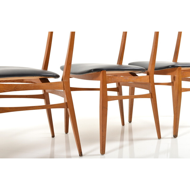 Ensemble de 4 chaises scandinaves vintage en teck et simili cuir noir, 1950