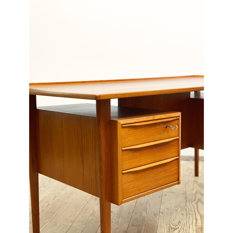 Mid-century teak desk by Peter Løvig Nielsen for Hedensted Møbelfabrik, Denmark 1970s