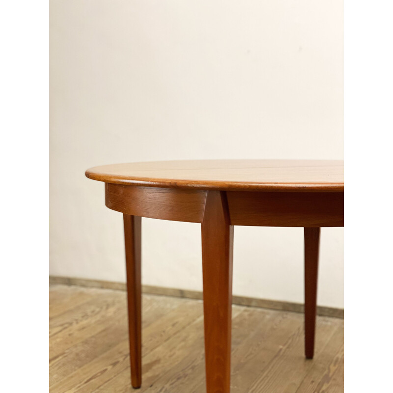 Round mid century teak extendable dining table by Sighs and Sons, Denmark 1960s