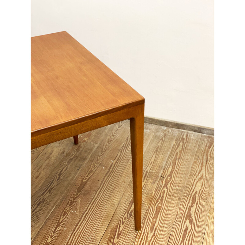 Minimalist extendable vintage dining table in teak and oakwood by Hartmut Lohmeyer for Wilkhahn, 1960s
